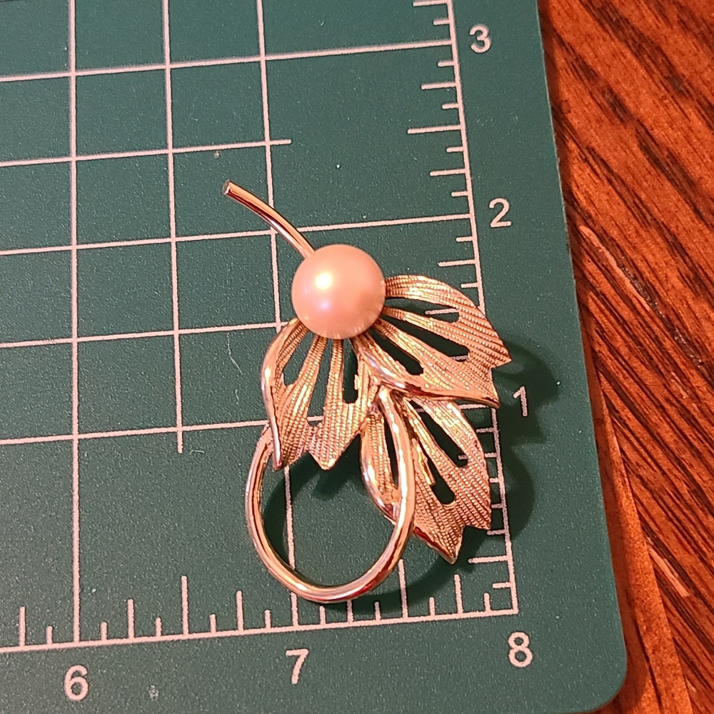 Antique Pin - Picture 5 of 6